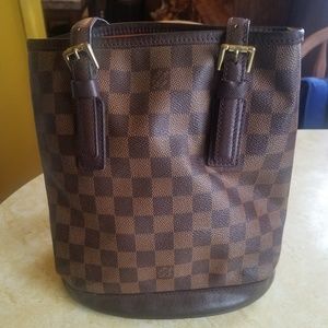 Authentic Louis Vitton Bucket Handbag